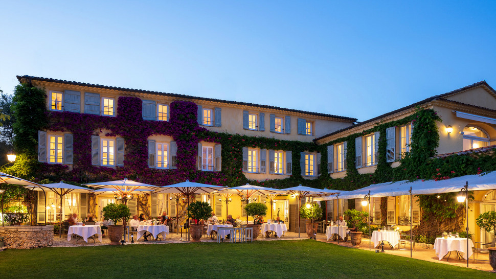 Gardens and hospitality at La Bastide Saint-Antoine