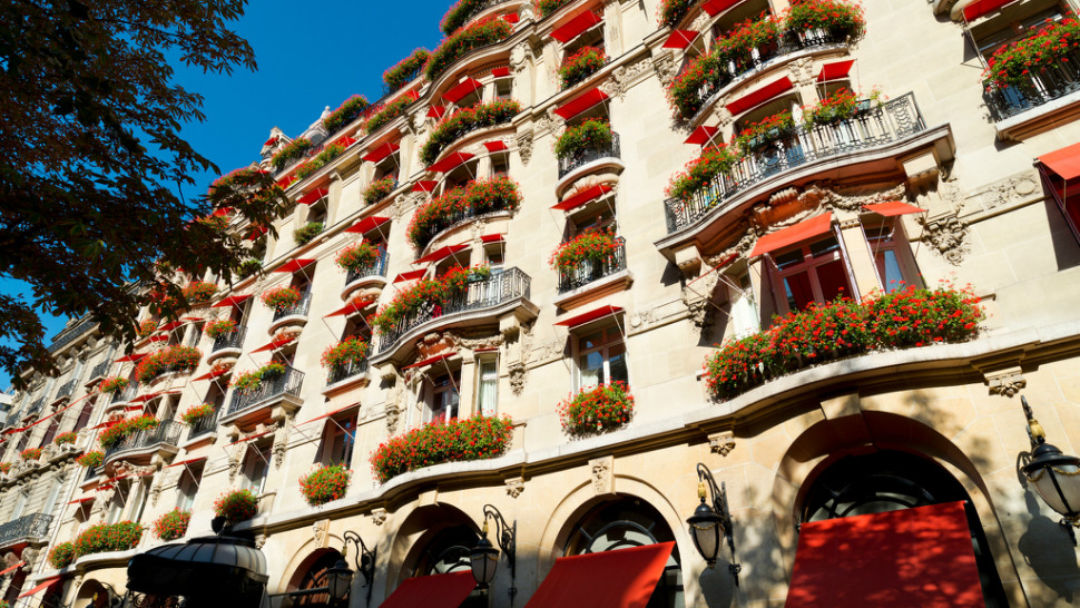 Hôtel Plaza Athénée on avenue Montaigne in Paris