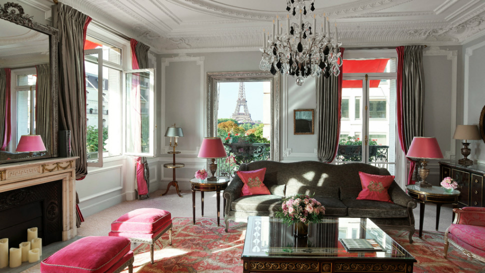 Guest accommodation at Hôtel Plaza Athénée Paris