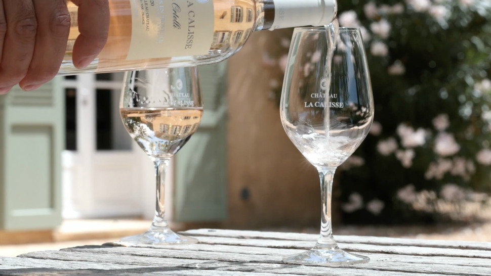 Rosé wine tasting at Château La Calisse