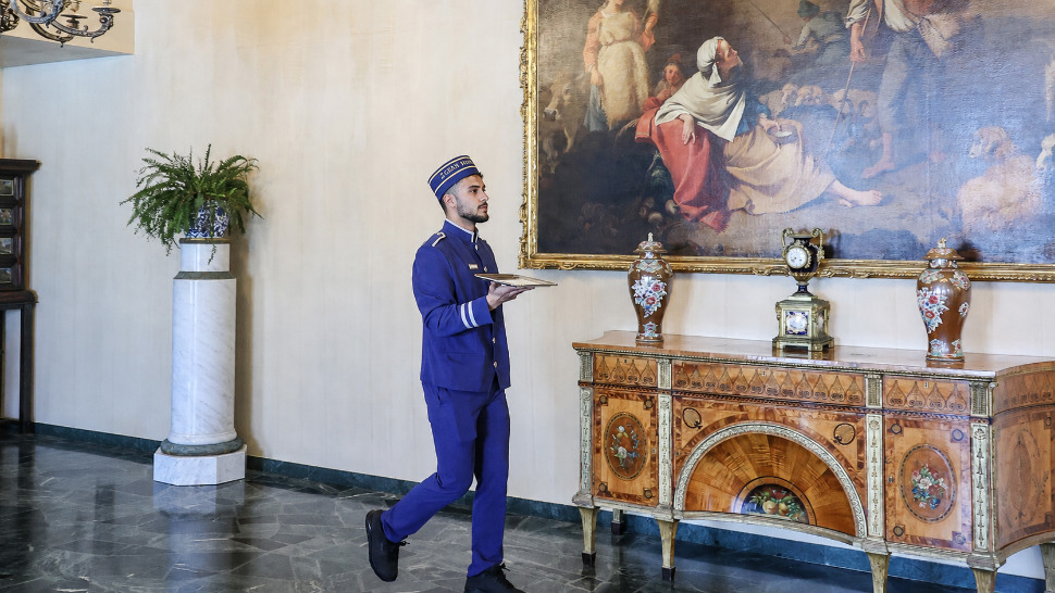 Arrival and lobby service at Grand Hotel del Mare